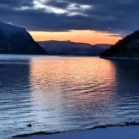 Casa de Férias Lavan Farm Burfjord